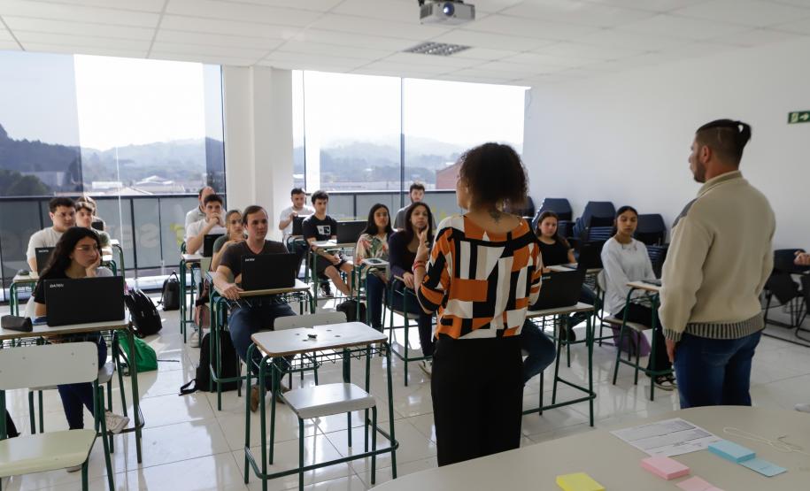 Alunos do Talento Tech fazem primeira prova presencial nos 50 municípios do projeto