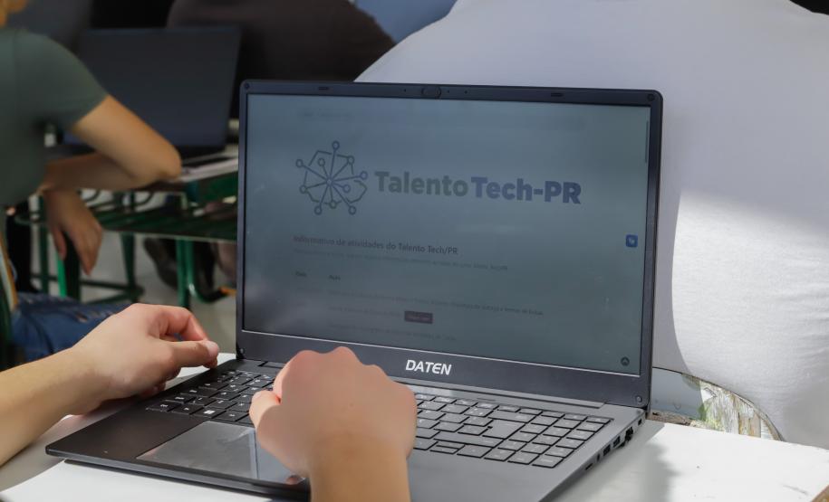 Alunos do Talento Tech fazem primeira prova presencial nos 50 municípios do projeto