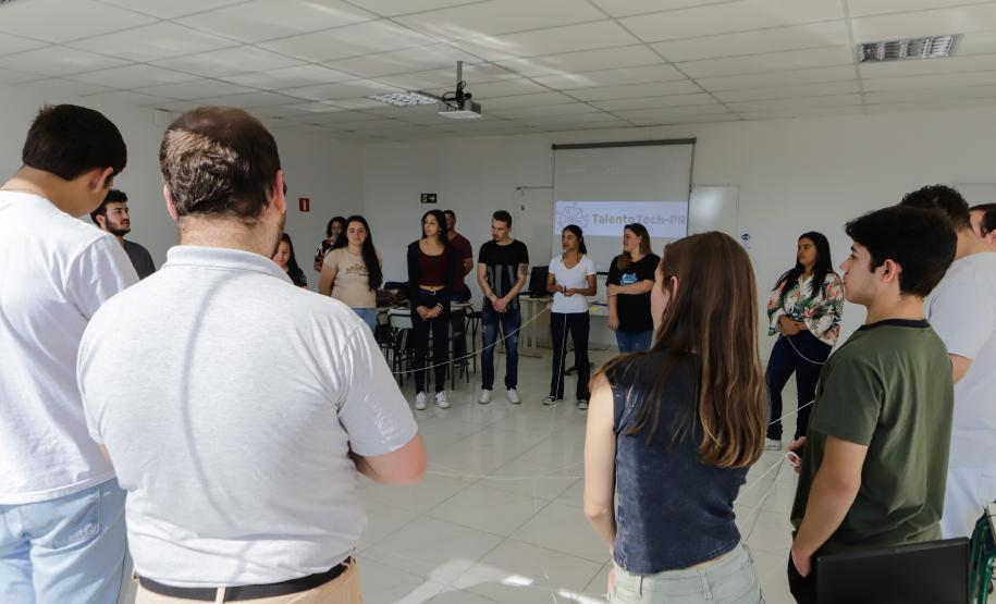 Alunos do Talento Tech fazem primeira prova presencial nos 50 municípios do projeto