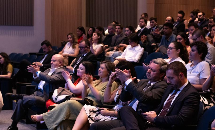 Estado lança 1ª edição da revista Inovação, Inteligência Artificial e Gestão Pública