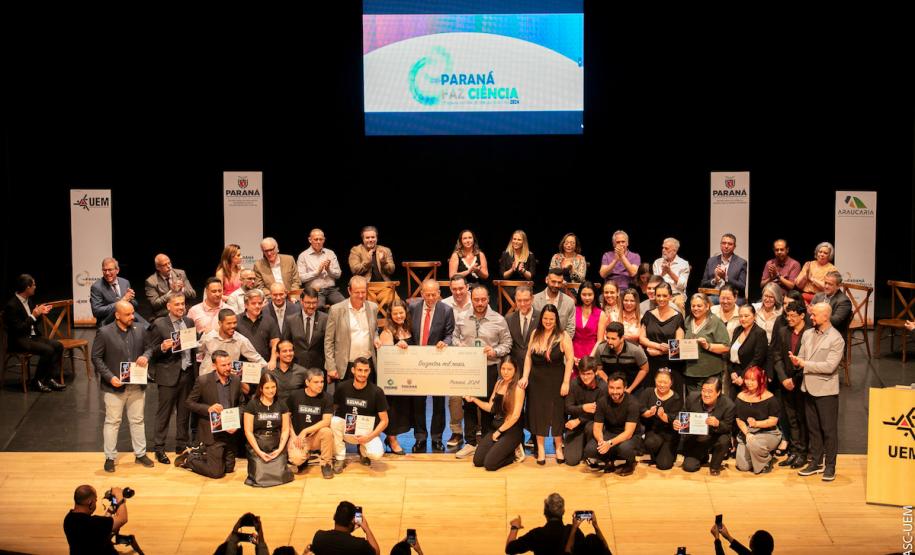 Cerimônia de abertura do Paraná Faz Ciência 2024 lota Teatro Calil Haddad