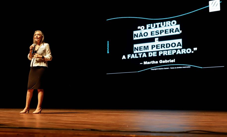 Curitiba, 22 de outubro de 2024 - O governador Carlos Massa Ratinho Junior participa, no Teatro Guaíra, do evento sobre Inteligência Artificial e Sanção da Lei de Aprovação do Plano de IA para o Serviço Público do Paraná.
