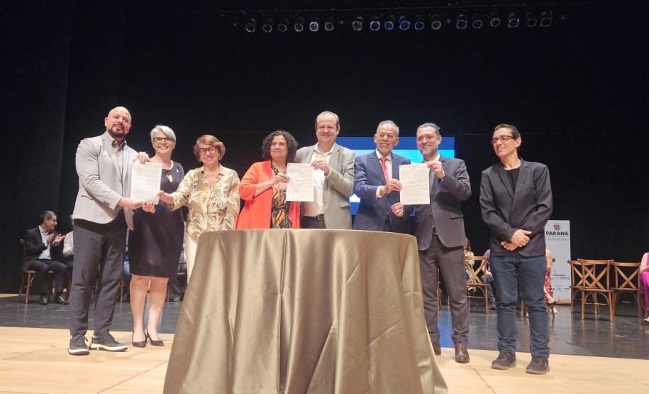 Semana Paraná Faz Ciência começa com anúncio de R$ 20 milhões e nova rede de pesquisa
