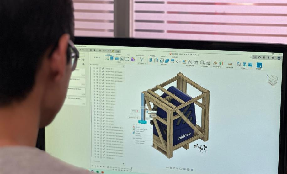 A Hidreo, de Curitiba, criou hidrelétricas de pequeno porte, menores que um frigobar, suficientes para abastecer uma residência ou até quatro casas de forma sustentável. Empresa faz parte das 68 startups aprovadas no edital de 2023 do programa Paraná Anjo Inovador. Com o dinheiro, ela pôde aperfeiçoar seus produtos para atender novas demandas.