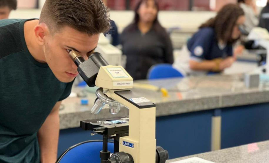 Rota da Inovação leva alunos da rede estadual para conhecer ambientes inovadores