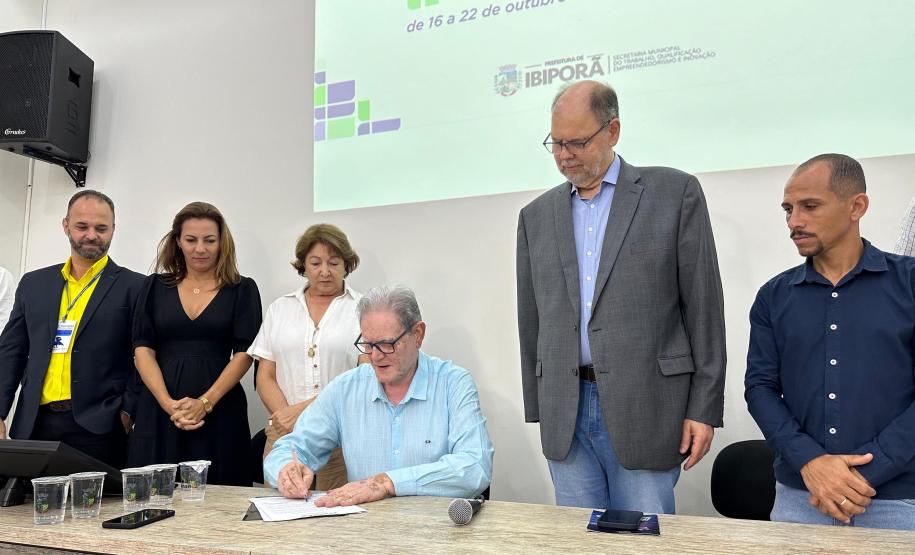 Pacto pela Inovação: Ibiporã é o primeiro município a aderir ao novo projeto do Estado