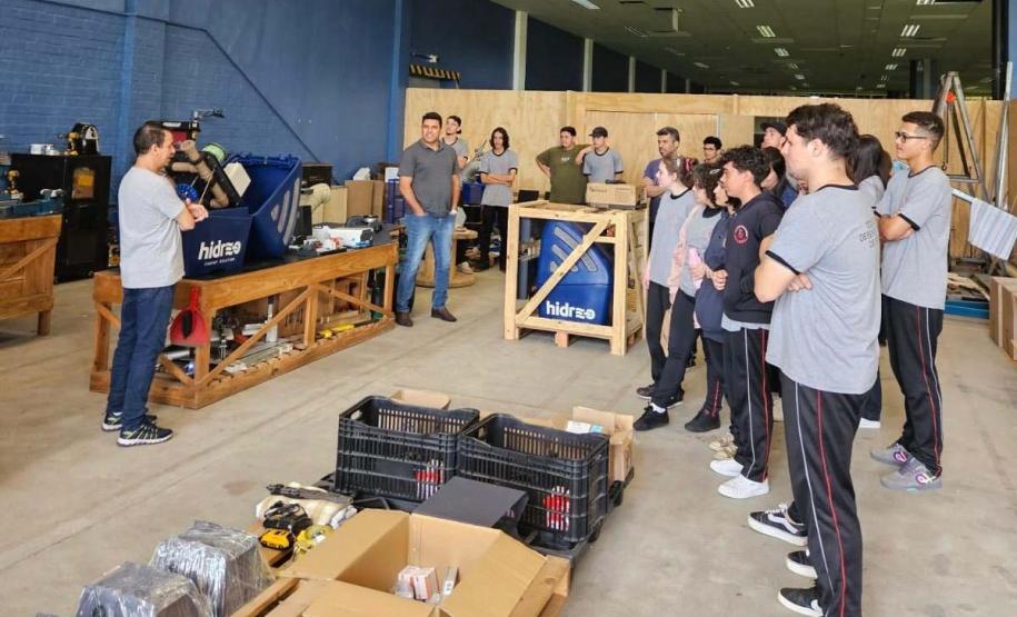 Rota da Inovação leva alunos da rede estadual para conhecer ambientes inovadores