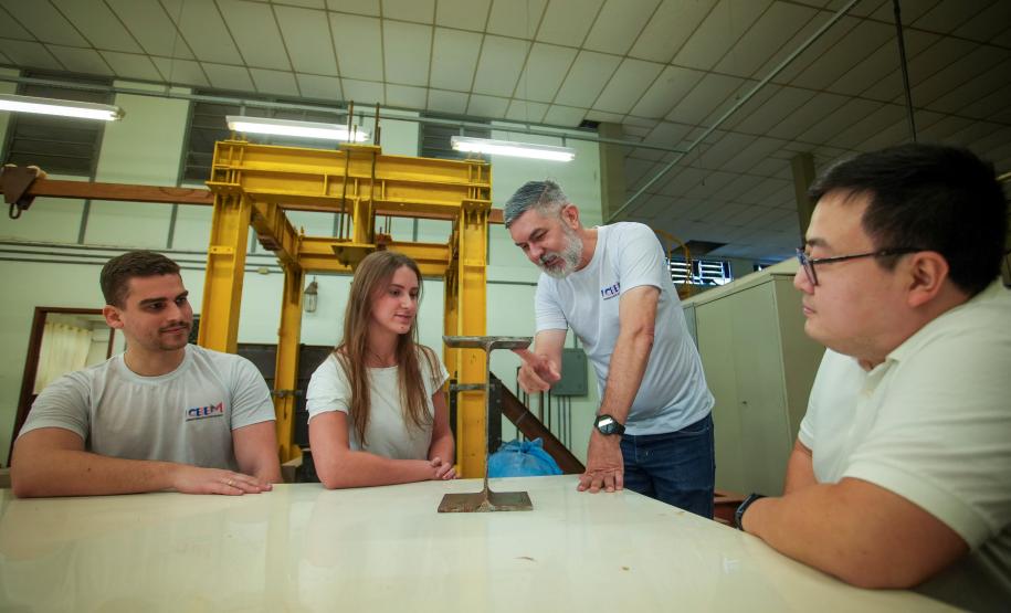 Estado investe R$ 8,62 milhões em agentes de inovação para fomentar o empreendedorismo. Na foto, laboratório do professor Carlos Alberto Martins