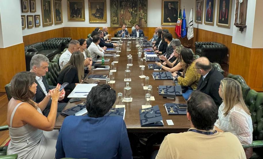 Paraná estreita relações com instituições portuguesas para trazer oportunidade em inovação e inteligência artificial - No Instituto Superior de Ciências Sociais e Políticas da Universidade de Lisboa