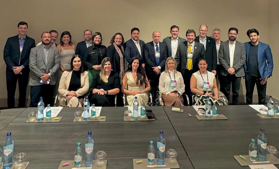 Paraná estreita relações com instituições portuguesas para trazer oportunidade em inovação e inteligência artificial - Reunião com o diretor de gestão corporativa da Agência Brasileira de Promoção de Exportações e Investimentos (ApexBrasil), Floriano Pesaro