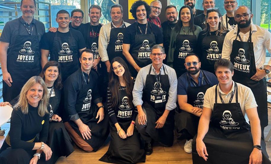 Paraná estreita relações com instituições portuguesas para trazer oportunidade em inovação e inteligência artificial - visita ao Café Joyeux, restaurante que desenvolve em parceria com empresas um projeto de capacitação e emprego direto para pessoas com síndrome de down.