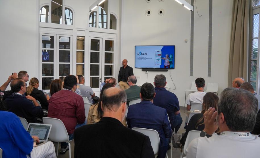 Representantes da Secretaria da Inovação, Modernização e Transformação Digital integraram a delegação brasileira que participou do Smart City Expo World Congress. Debates e visitas técnicas permitiram oportunidade de captação de conhecimentos para manter o Paraná como um dos estados mais inovadores.