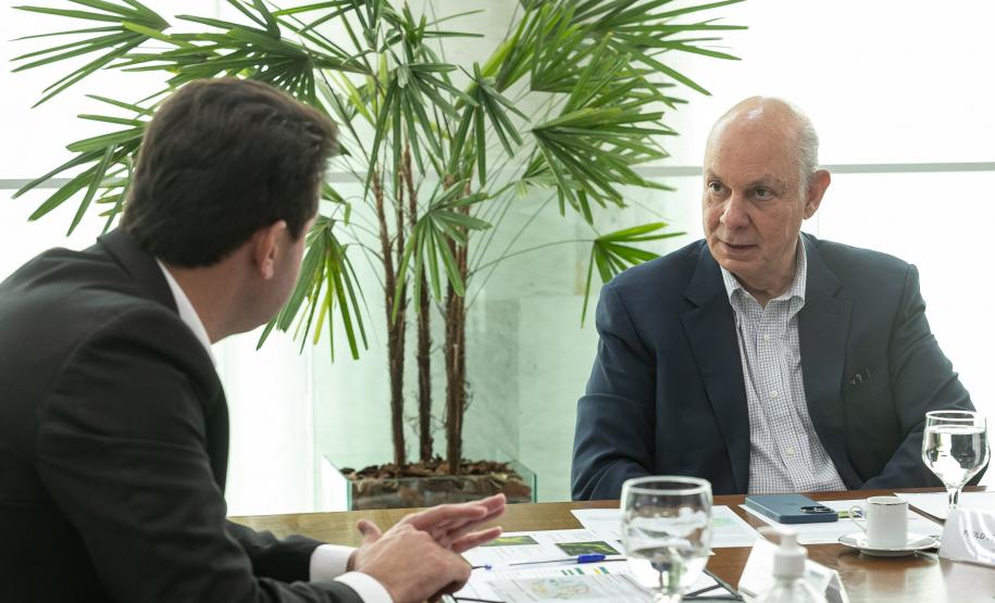 Curitiba, 13 de novembro de 2024 - Governo do Paraná e Claro firmam parceria para ampliar cobertura móvel em áreas rurais do Paraná.