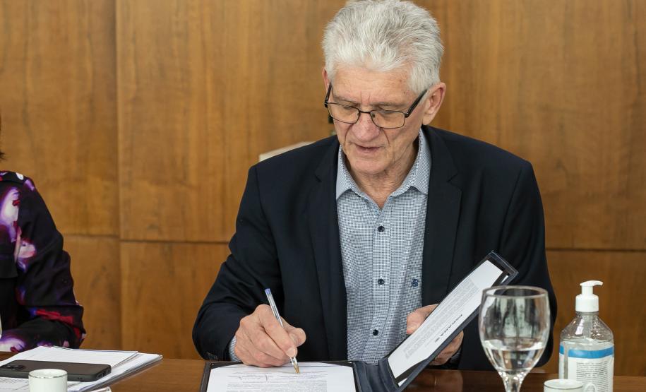 Curitiba, 13 de novembro de 2024 - Governo do Paraná e Claro firmam parceria para ampliar cobertura móvel em áreas rurais do Paraná.