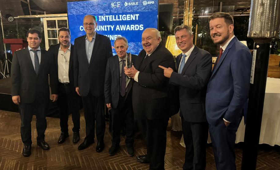 Representantes da Secretaria da Inovação, Modernização e Transformação Digital integraram a delegação brasileira que participou do Smart City Expo World Congress. Debates e visitas técnicas permitiram oportunidade de captação de conhecimentos para manter o Paraná como um dos estados mais inovadores.