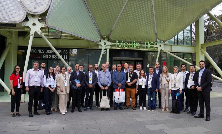 Representantes da Secretaria da Inovação, Modernização e Transformação Digital integraram a delegação brasileira que participou do Smart City Expo World Congress. Debates e visitas técnicas permitiram oportunidade de captação de conhecimentos para manter o Paraná como um dos estados mais inovadores.