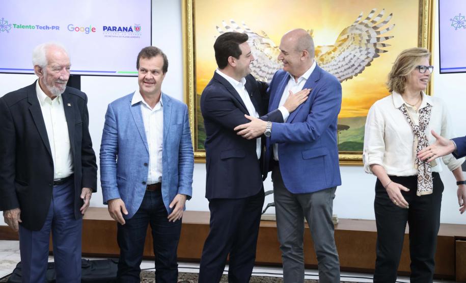 Em parceria com a Google, Estado amplia cursos de IA para alunos do Talento Tech