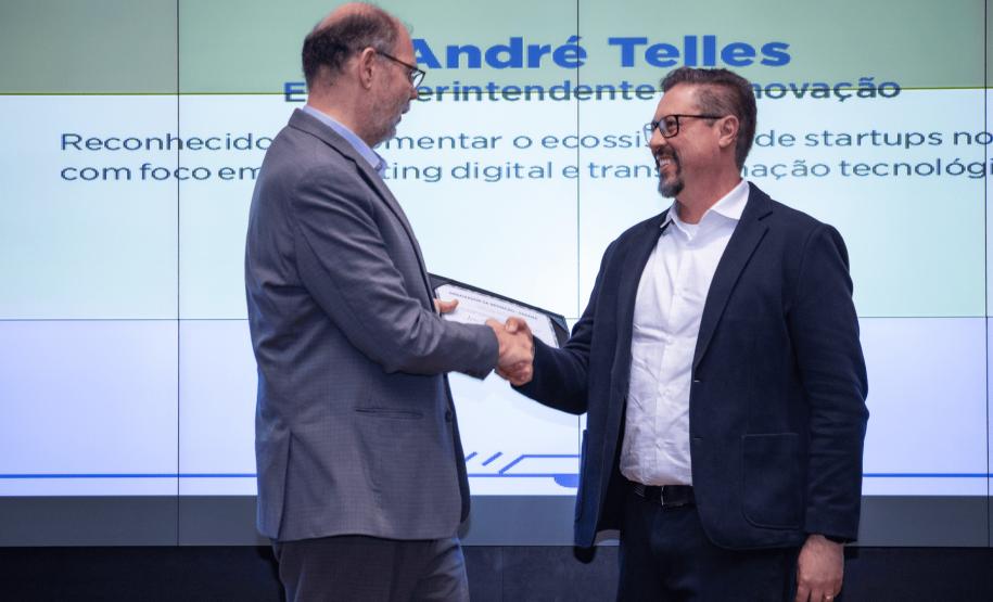 Prêmio homenageou personalidades que contribuíram para a Inovação do Paraná.