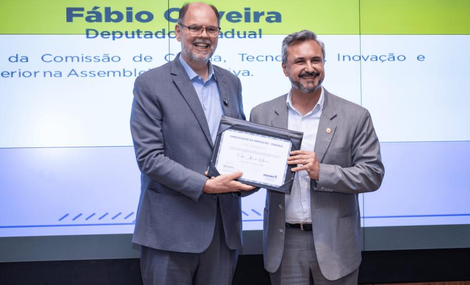 Prêmio homenageou personalidades que contribuíram para a Inovação do Paraná.