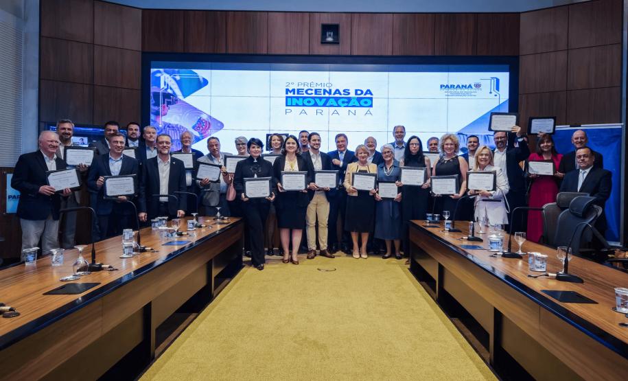 Prêmio homenageou personalidades que contribuíram para a Inovação do Paraná.
