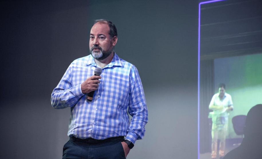 Mais de 100 pessoas participaram do encontro para discutir a futura licitação para contratação de serviços especializados de arquitetura e engenharia do espaço que será o hub de tecnologia, inovação, lazer e cultura, em Curitiba.