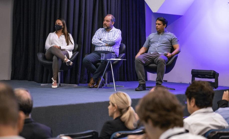 Mais de 100 pessoas participaram do encontro para discutir a futura licitação para contratação de serviços especializados de arquitetura e engenharia do espaço que será o hub de tecnologia, inovação, lazer e cultura, em Curitiba.
