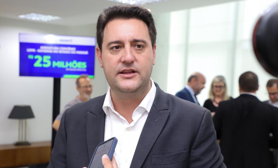 O governador Carlos Massa Ratinho Junior assinou nesta segunda-feira (02) o convênio entre o Governo do Estado e a Universidade Federal do Paraná (UFPR) para construção da sede própria da instituição em Jandaia do Sul, no Vale do Ivaí.