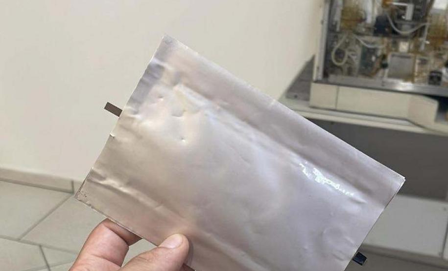 Com apoio do Estado, startup desenvolve bateria duradoura para carros elétricos