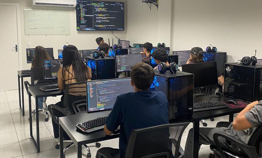 Com apoio do Estado, startup desenvolve bateria duradoura para carros elétricos