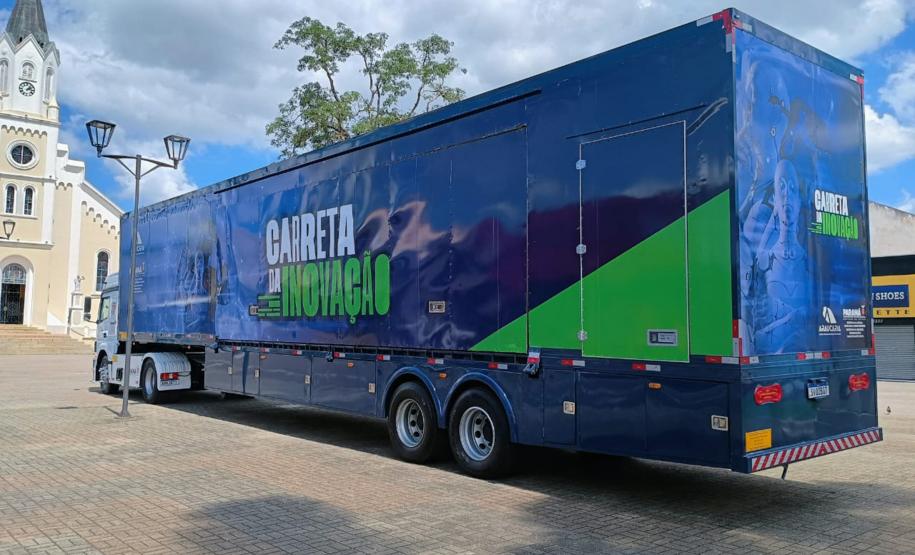 Carreta da Inovação leva atividades a moradores de Cascavel e São José dos Pinhais