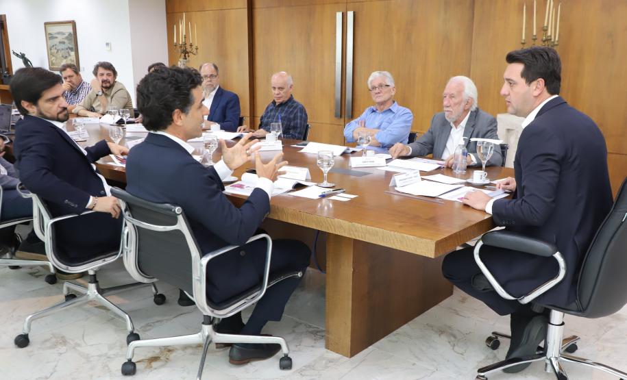 Governador recebe presidente da Vivo e discute ampliação de conectividade no Paraná