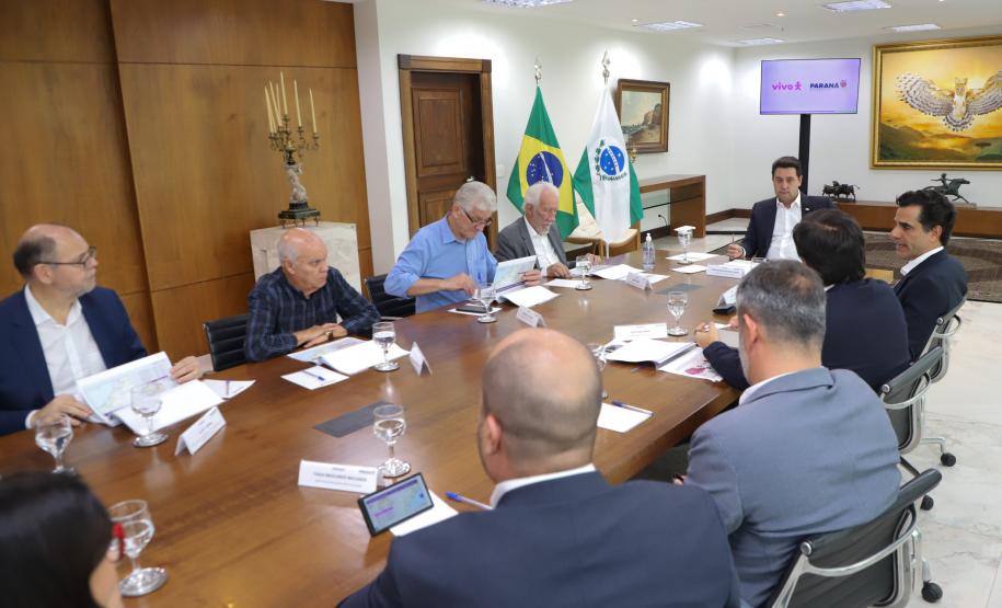 Governador recebe presidente da Vivo e discute ampliação de conectividade no Paraná