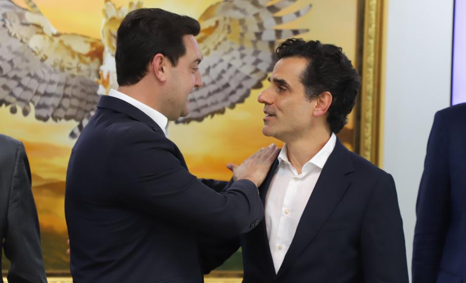 Governador recebe presidente da Vivo e discute ampliação de conectividade no Paraná