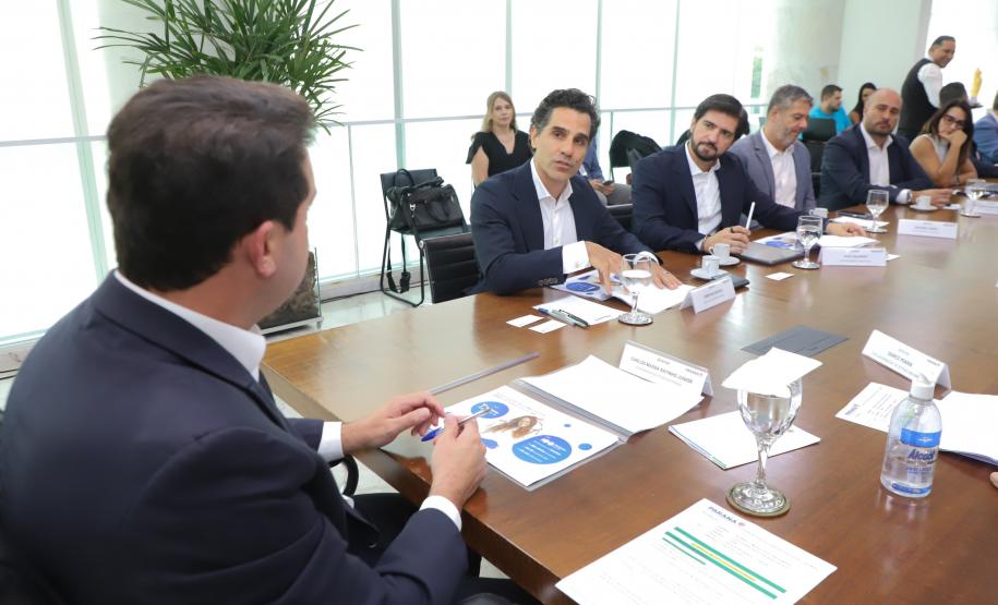 Governador recebe presidente da Vivo e discute ampliação de conectividade no Paraná