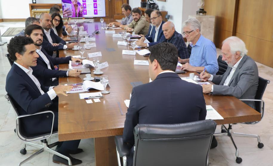Governador recebe presidente da Vivo e discute ampliação de conectividade no Paraná