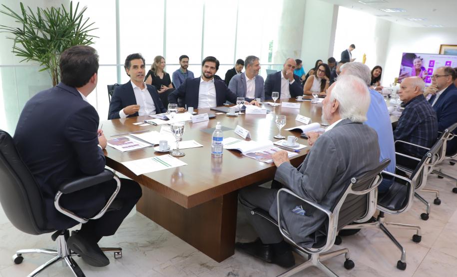 Governador recebe presidente da Vivo e discute ampliação de conectividade no Paraná