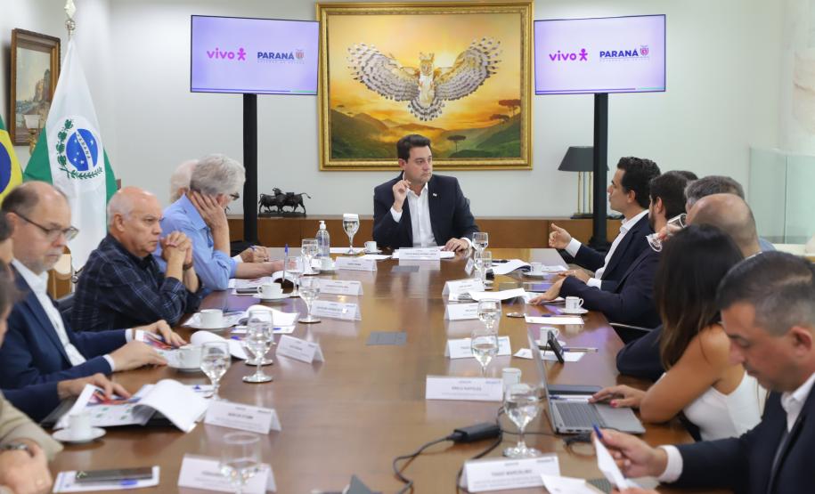 Governador recebe presidente da Vivo e discute ampliação de conectividade no Paraná