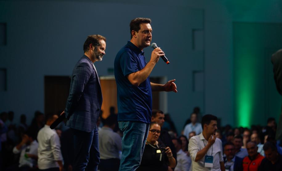 O primeiro dia do Paraná Mais Cidades, promovido pelo Governo do Estado em Foz do Iguaçu, contou com a palestra “Em busca de um DNA inovador para a Gestão”, ministrada por Tadeu Barros, diretor-presidente do Centro de Liderança Pública (CLP).