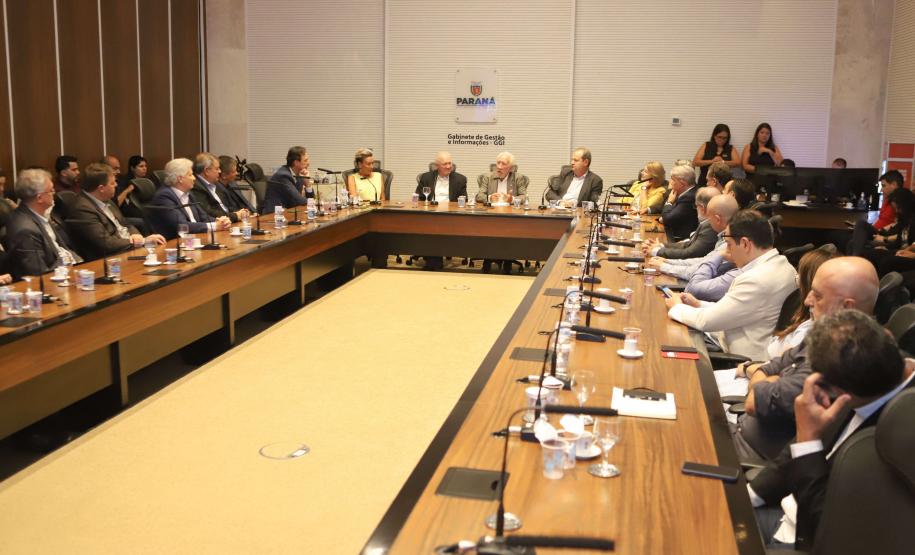 Estado concederá 100 bolsas de R$ 5 mil para doutores inovarem em empresas paranaenses