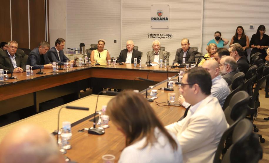 Estado concederá 100 bolsas de R$ 5 mil para doutores inovarem em empresas paranaenses