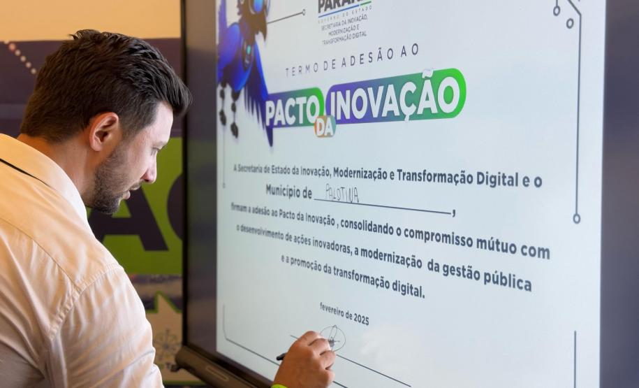 Mais de 150 prefeituras assinam Pacto pela Inovação no Paraná Mais Cidades