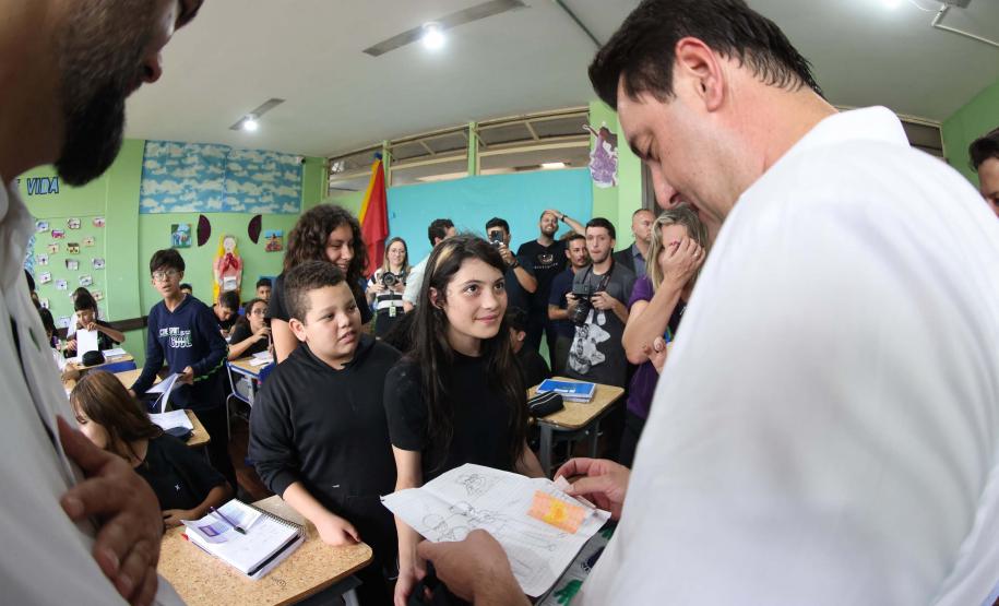 Paraná lança pacote pioneiro de serviços digitais com IA em parceria com o Google