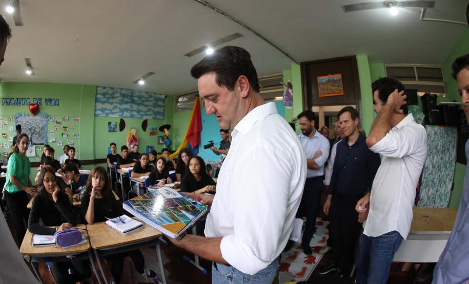 Paraná lança pacote pioneiro de serviços digitais com IA em parceria com o Google