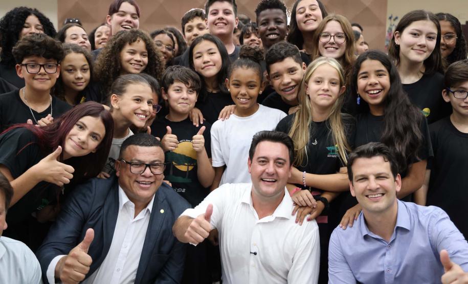 Paraná lança pacote pioneiro de serviços digitais com IA em parceria com o Google