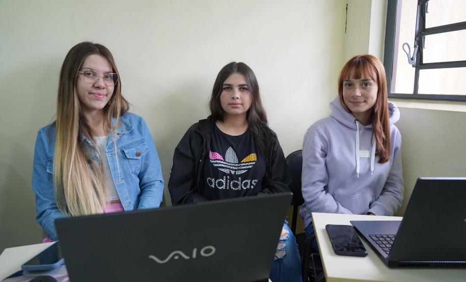 Programa Talento Tech quebra paradigmas com maioria de estudantes composta de meninas