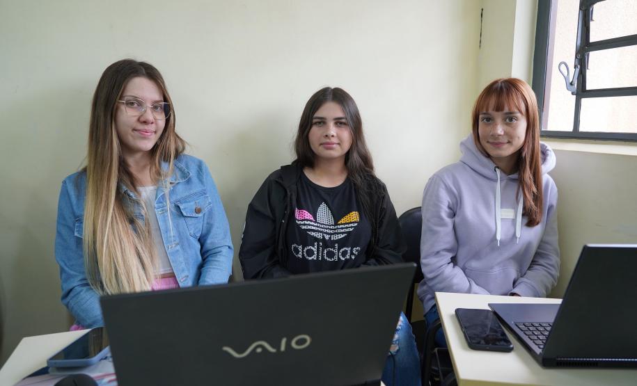Programa Talento Tech quebra paradigmas com maioria de estudantes composta de meninas