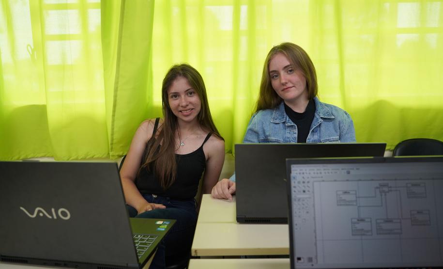 Programa Talento Tech quebra paradigmas com maioria de estudantes composta de meninas