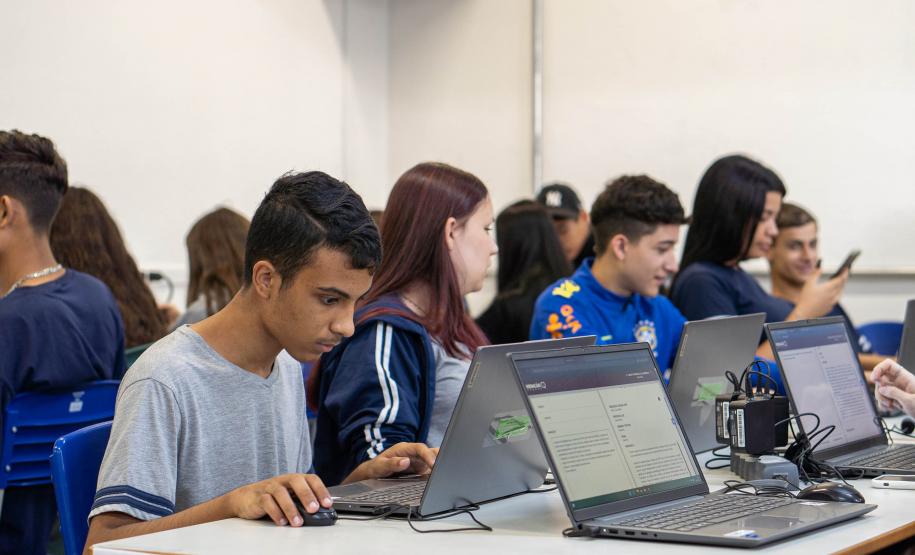 Com IA no currículo, Paraná tem 500 mil de alunos impactados pela educação tecnológica