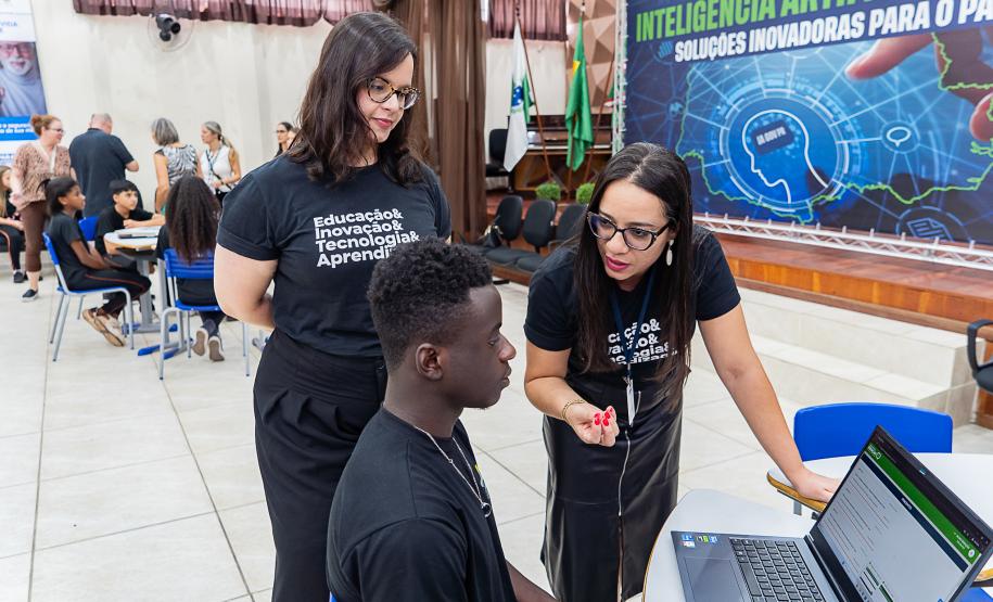 Com IA no currículo, Paraná tem 500 mil de alunos impactados pela educação tecnológica