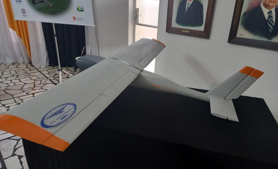 Pesquisa do Paraná desenvolve avião agrícola de pulverização não tripulado